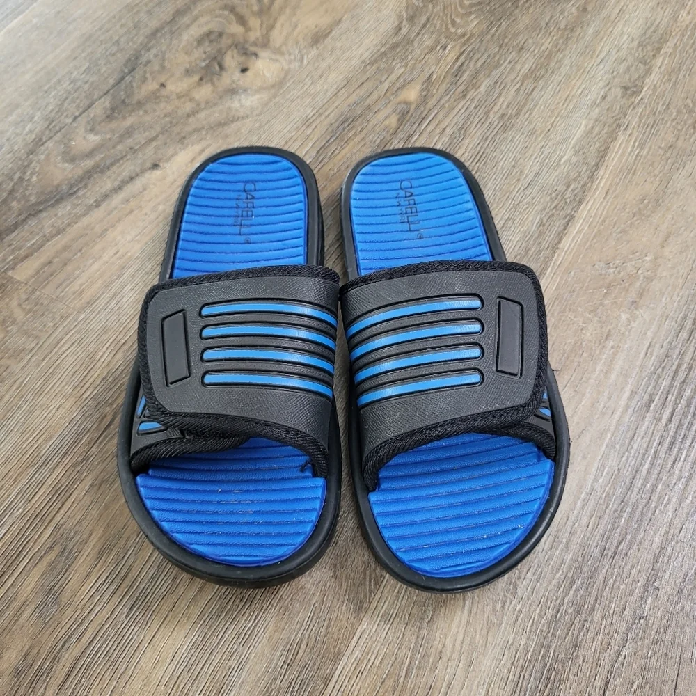 Capelli new york boy slip on sandals size 13 US adjustable black blue flip flops